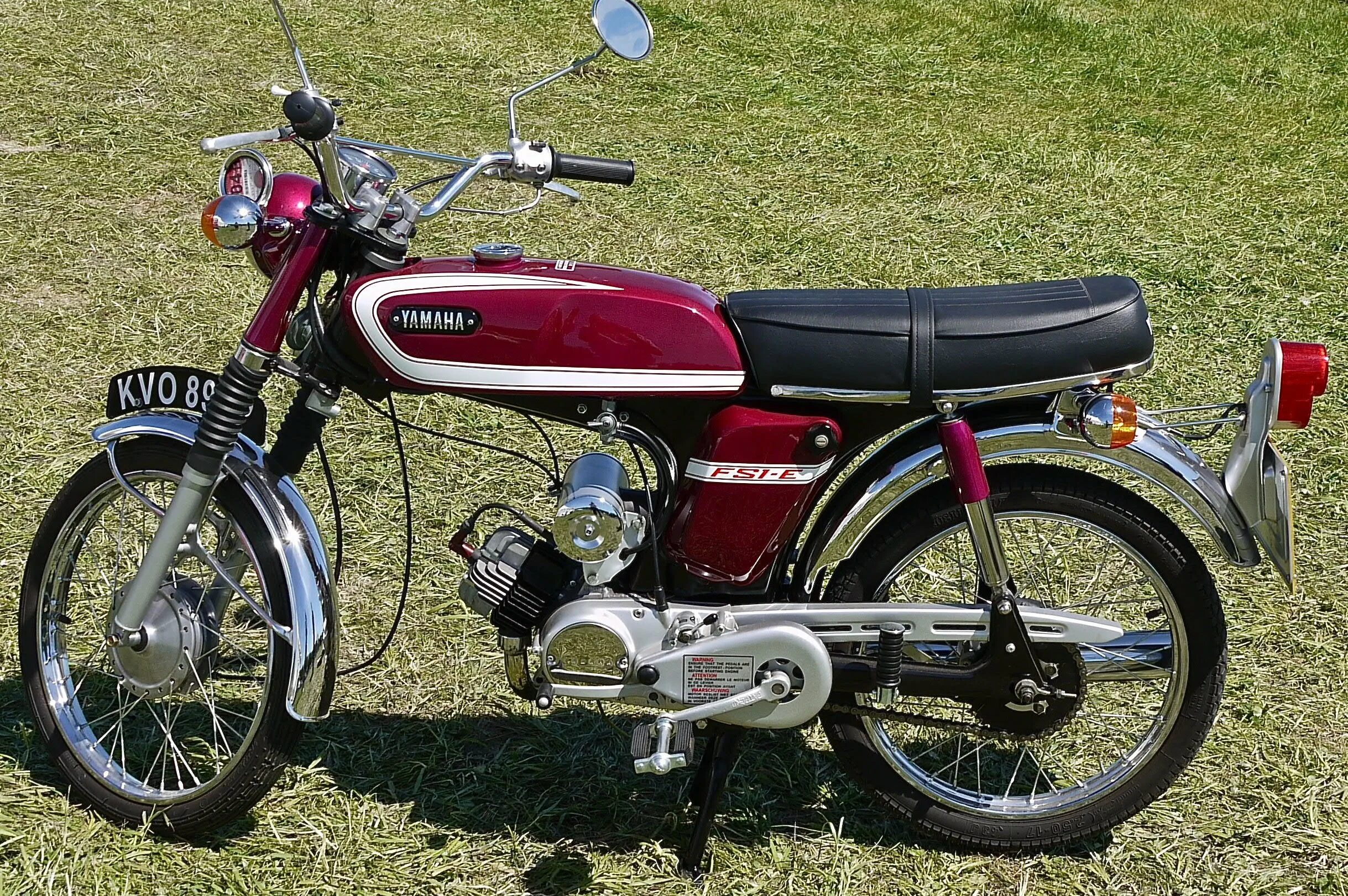 Какой мопед взять. Мопед Ямаха FS 1e. Yamaha FS 1 DX Fizzy. Мопед Ямаха 1970. Мопед Yamaha 50.