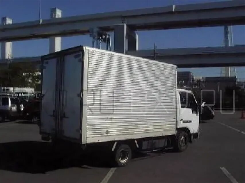 Ниссан атлас 2005. Ниссан атлас двухкабинник с будкой. Nissan vanette грузовик будка. Ниссан атлас бортовой 1. Ниссан будка.
