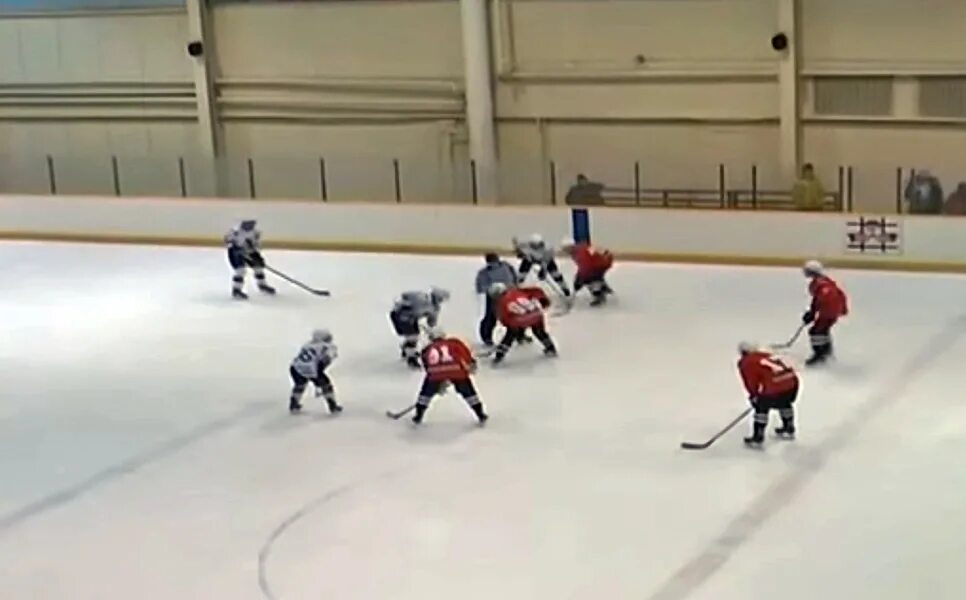 Метеор хоккейная команда челябинск. Хоккейная школа метеор сигнал. Хк метеор сигнал. Сигнал хоккейный клуб челябинск. Метеор сигнал челябинск 2007 год.