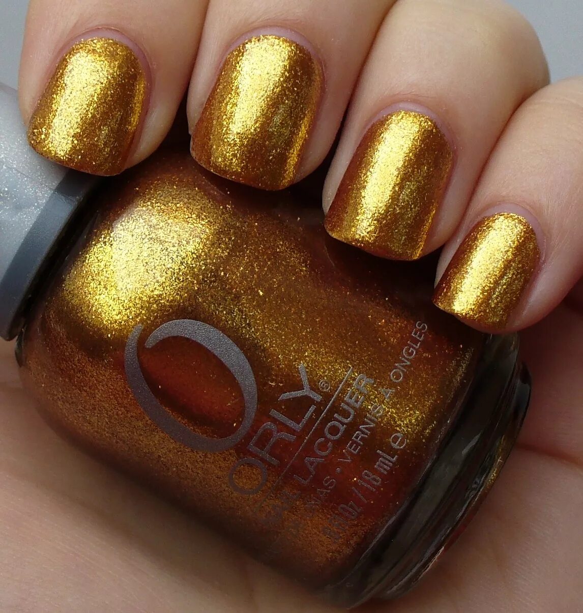 Золотой лак для ногтей. Золотые ногти. Золотой маникюр. Ногти лак золота. Лак masura, crisp.