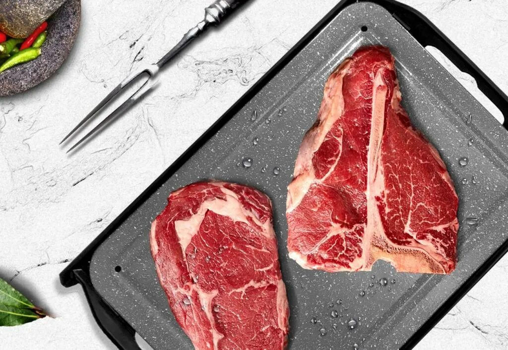 Как разморозить кусок мяса. Мясо размороженное в микроволновке. Как разморозить кусок мяса. Оттаивание мороженого мяса. Оттаивание мороженого мяса.