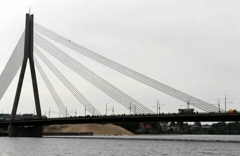 Пилон моста