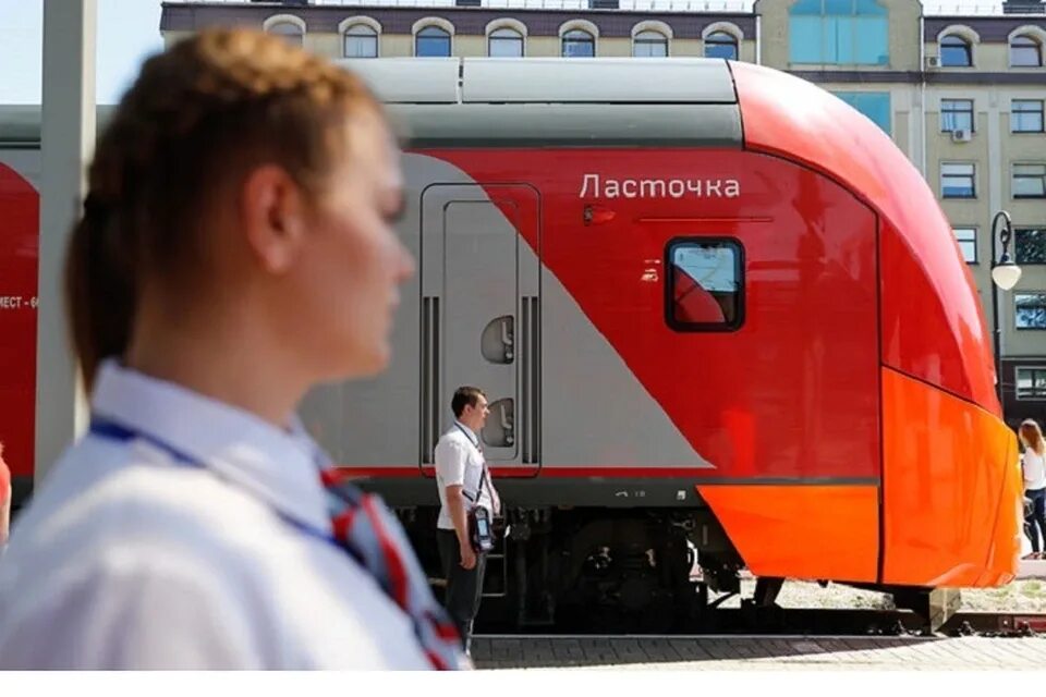 Поезд ласточка москва минск. Поезд ласточка мцк. Ласточка москва минск 10 вагон. Работа ласточки москва. Проводник ржд.