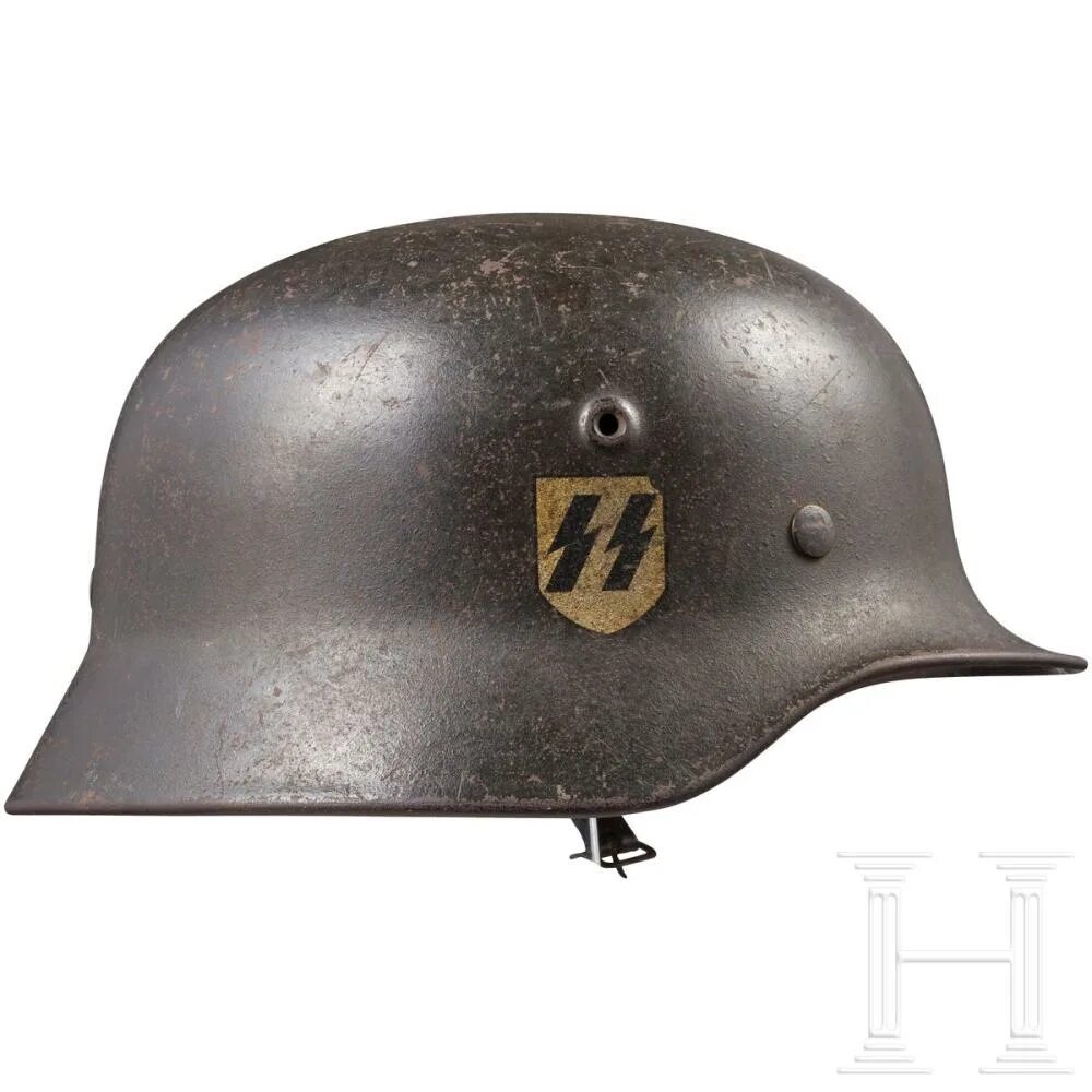 Т м с сс. Stahlhelm m40. M40 SS Helmet. Каска м40 СС. Немецкий стальной шлем м40.