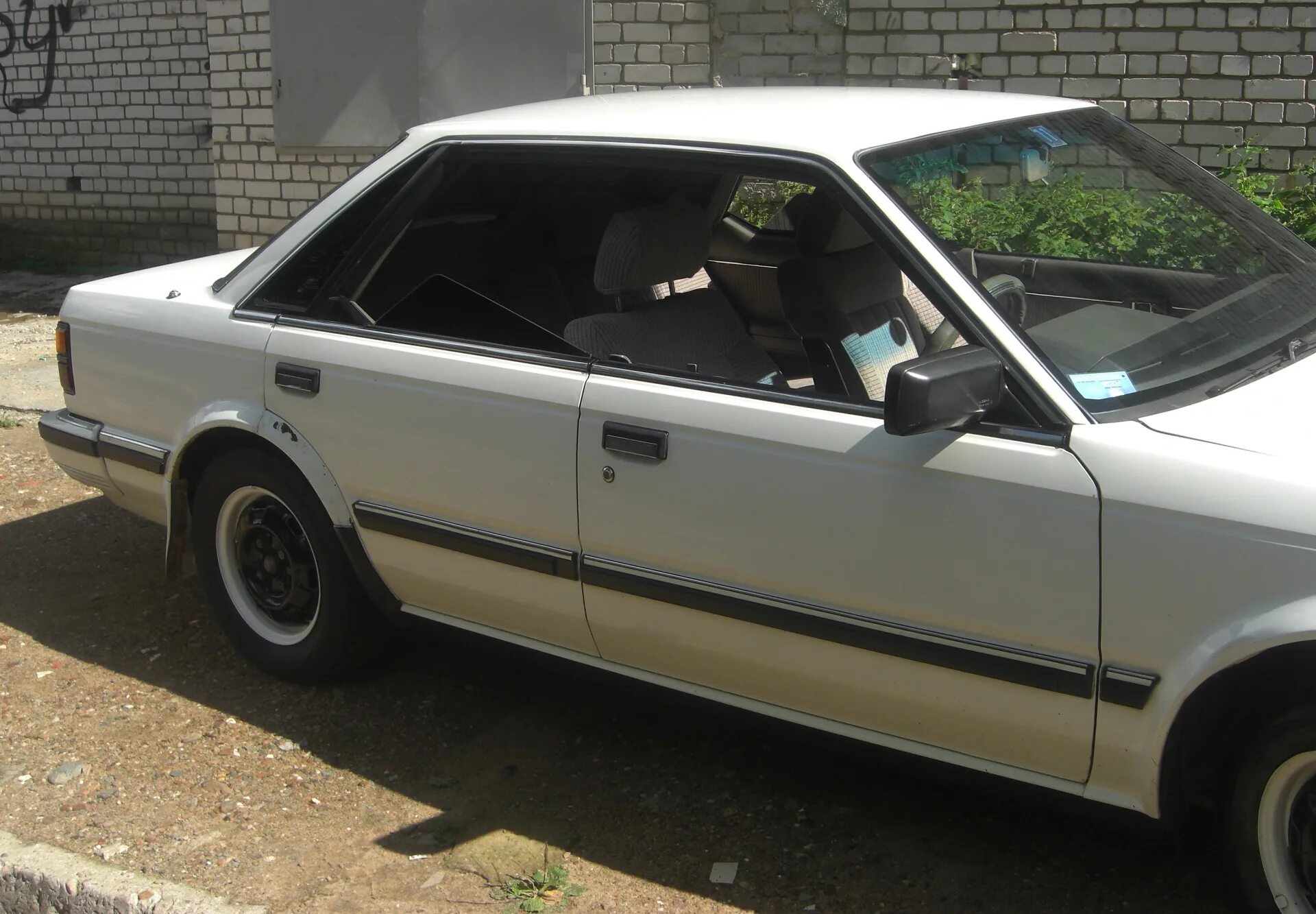 Кузов хардтоп. Тойота исис без стойки. Nissan laurel c33 дверь. Машины без стоек. Nissan laurel c31 hardtop.