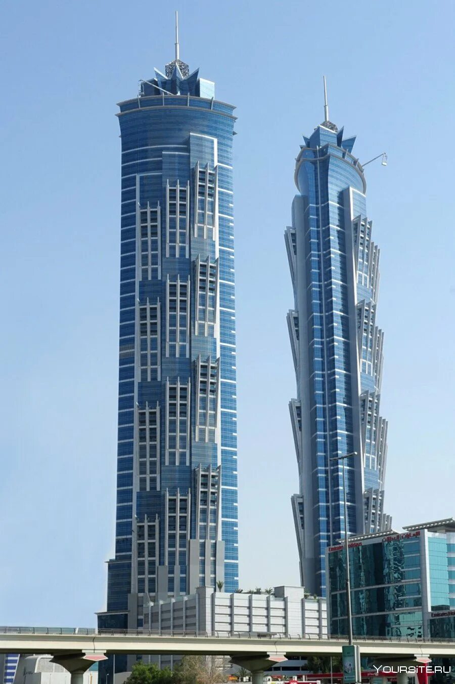 Высокий дом башня. Дубай jw marriott marquis dubai. emirates park tower 1 и 2 – 376 м. отель jw marriott marquis dubai. башня забеля дубай.