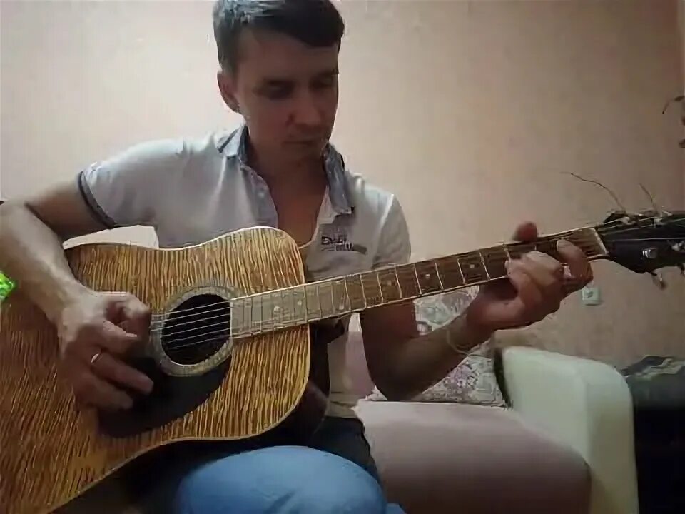 Египтянин на гитаре. Пикник египтянин под гитару.