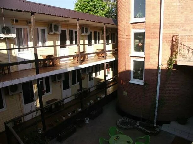 отель изумруд абхазия. лазаревская гостиница изумруд на аэродромной. пансионат изумруд ласпи. империя гагра абхазия отель. лазаревская гостиница изумруд на аэродромной.