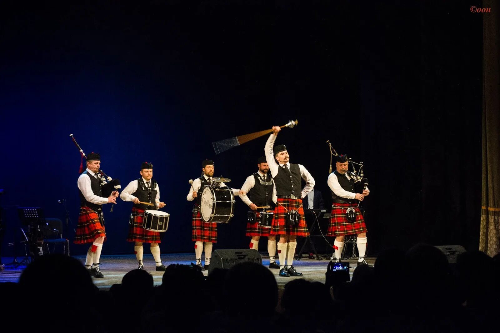 Оркестр волынщиков. Оркестр волынщиков city pipes. сити пайпс волынщики. волынщики шотландии. оркестр волынщиков москвы.