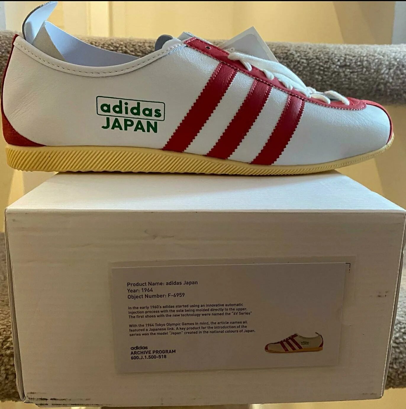 Адидас япония. Adidas японская коллекция. Adidas japan на ноге. Кроссовки адидас japan. Adidas low top.