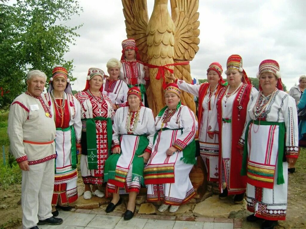 Культура мокши. Народы мордовии мокша эрзя. Национальный костюм мордвы эрзя. Мордовия мордва мокша. Музыкальная культура мордовии.