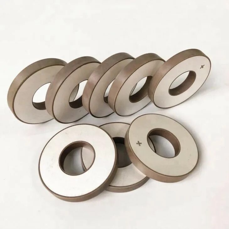 пьезоэлектрическая керамическая пластина. пьезокристаллический датчик. пьезоэлектрики материалы. пьезокерамический элемент. пьезоэлектрическая керамическая пластина.