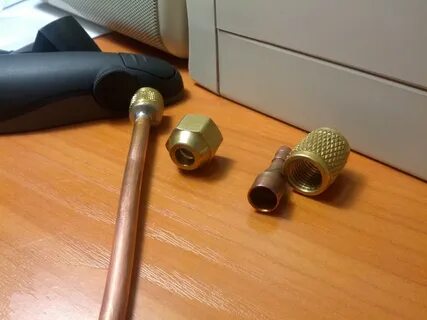 Штуцер топливной рампы