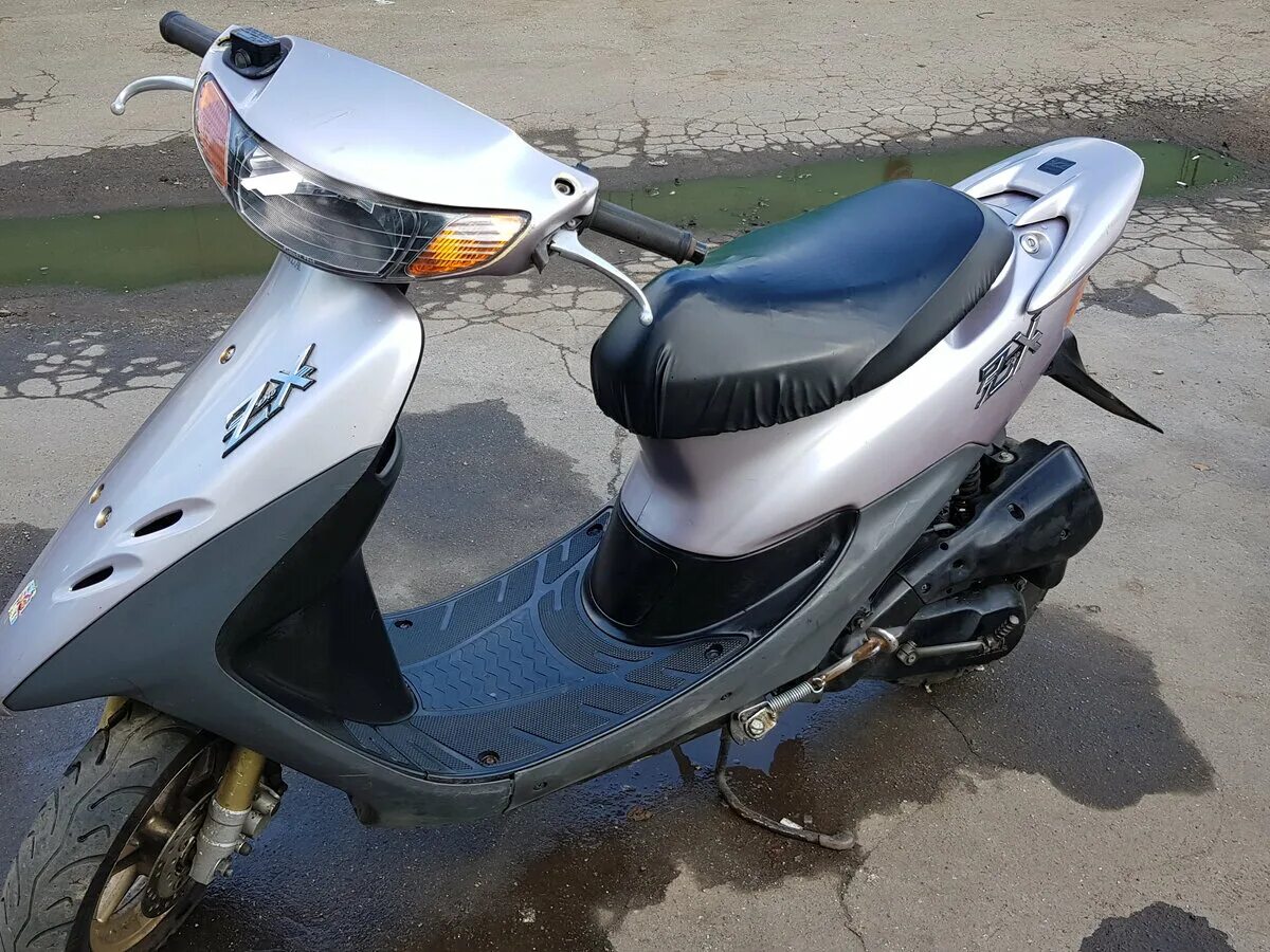 Купить мопед дио. Скутер Honda Dio ZX 50. Honda Dio 50 кубов. Хонда дио 80 кубов. Хонда дио 2008.