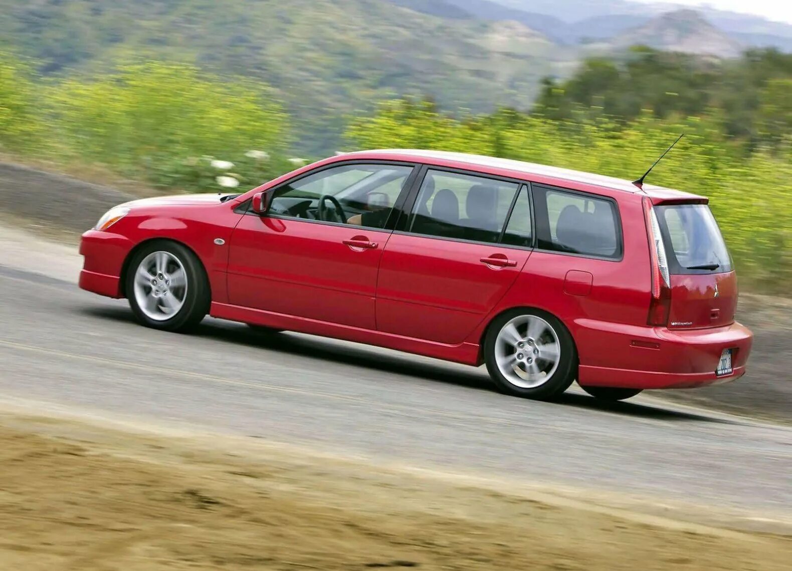 Mitsubishi 9 универсал. Mitsubishi Lancer универсал. Лансер 9 универсал. Mitsubishi Lancer 9 универсал. Lancer wagon