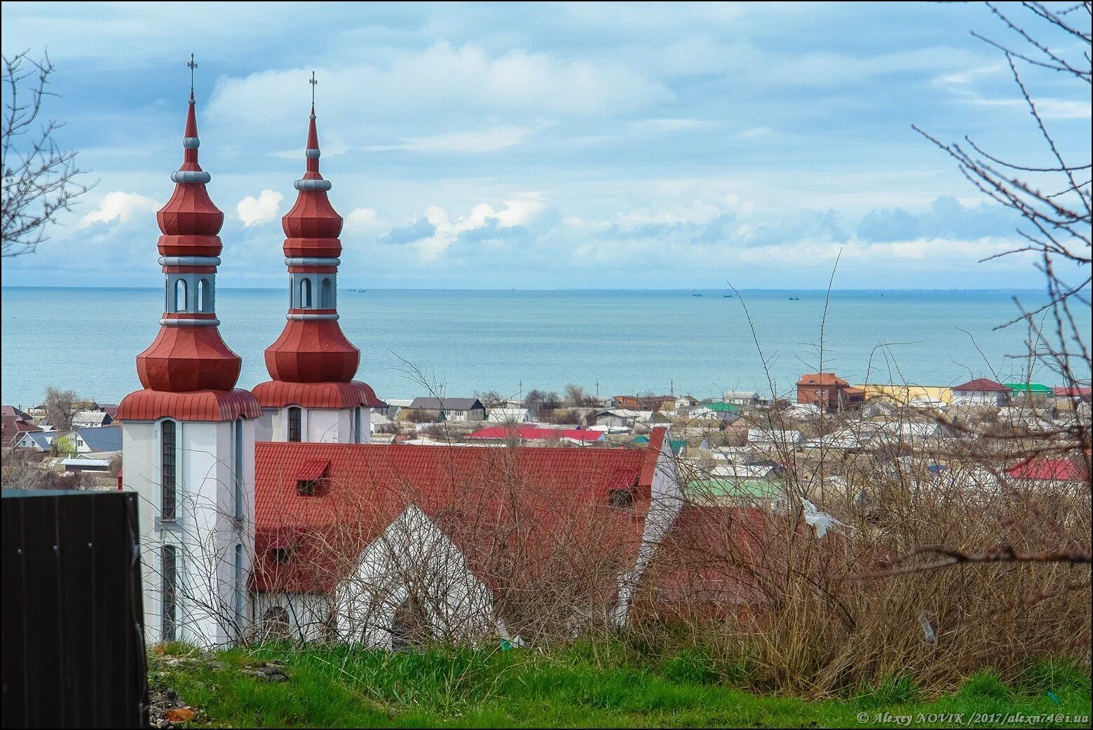 Объявления бердянск. Бердянск гора. бердянск вид с горы. бердянск набережная. бердянск фото.