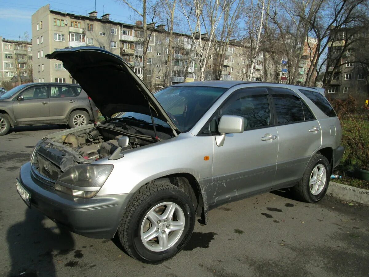 Toyota harrier 2000 год. Toyota Harrier 2000. Toyota Harrier 2000 серебристый разбор. Toyota Harrier 2000 салон. Емкость аккумулятора для Харриер 2000 года.