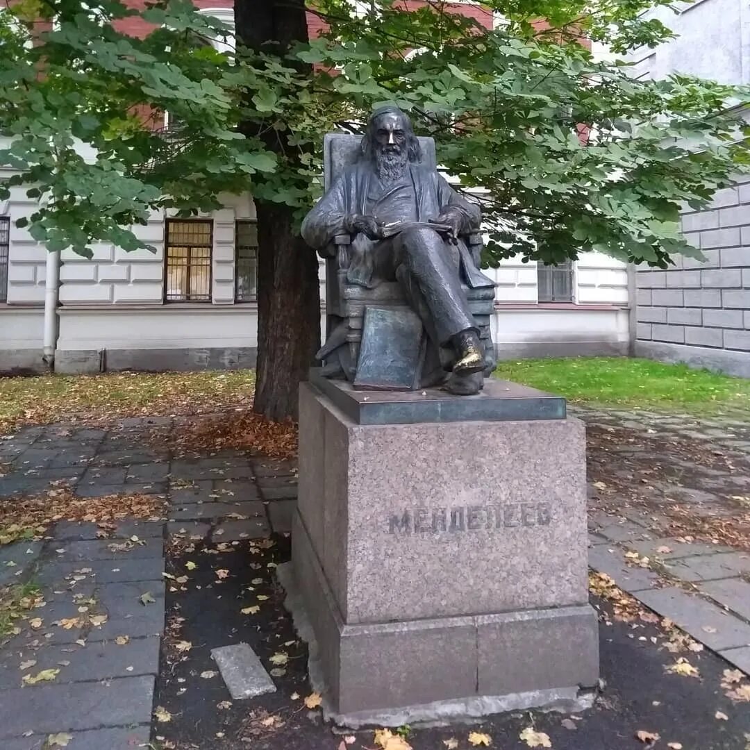 Франгулян памятник шостаковичу. И. , москва, у дома правительства рф, 2012. Памятник дмитрию шостаковичу в санкт-петербурге. Минин и пожарский памятник в москве.