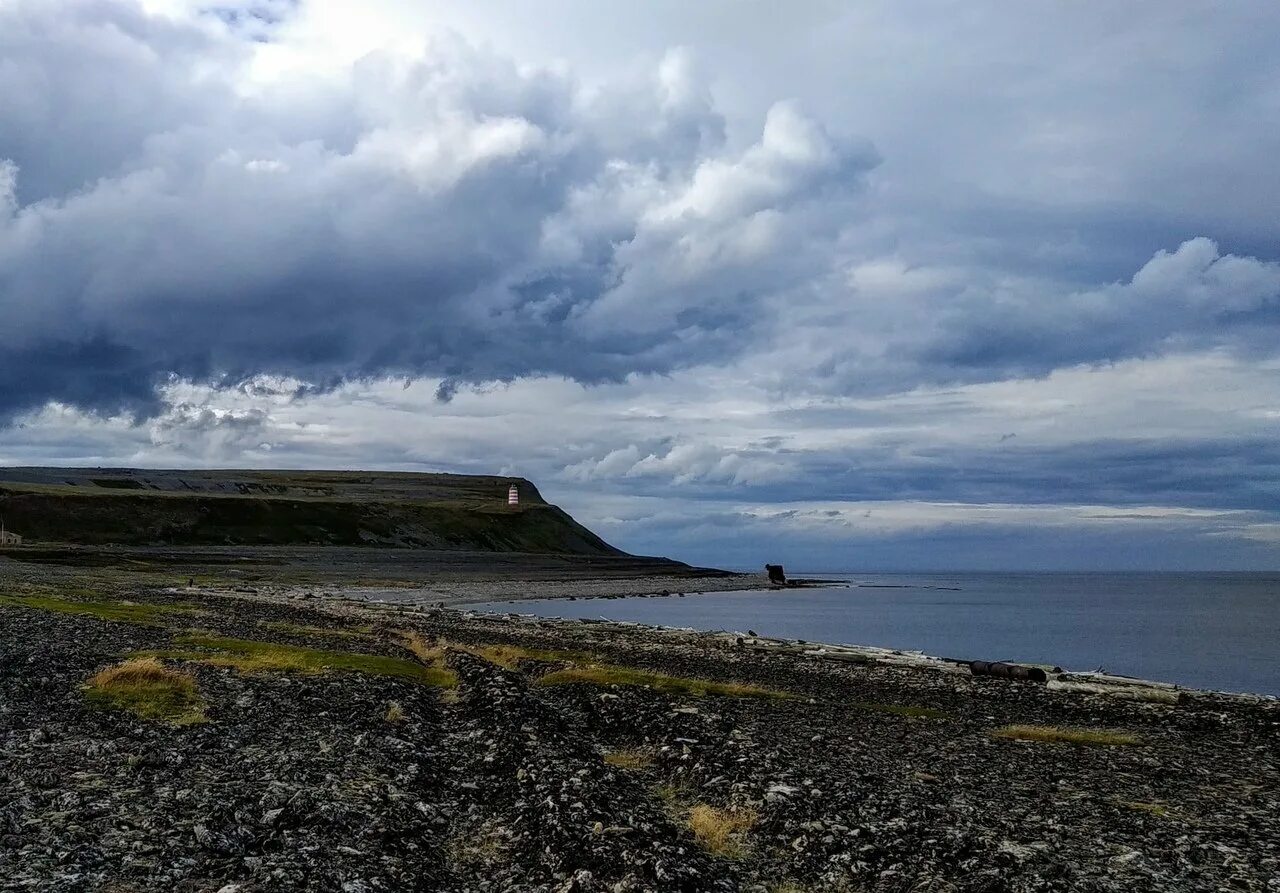 Остров россии в баренцевом море. Кильдин остров в Баренцевом море. Мурманск остров Кильдин. Остров Кильдин Маяк Кильдин Северный. О Кильдин в Баренцевом море.