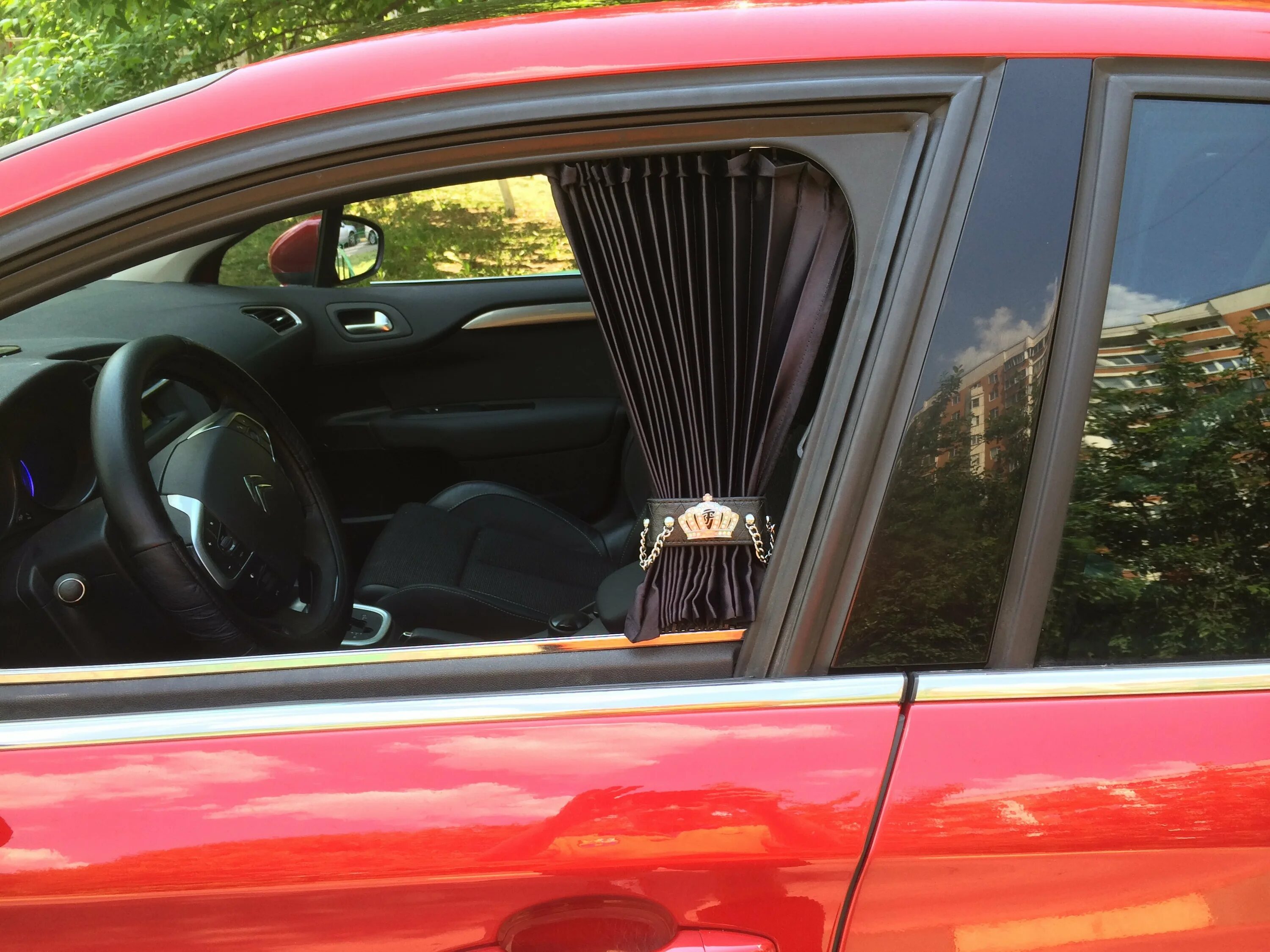 Шторки на передние стекла автомобиля. Машина с открытыми окнами. Окно машины снаружи. Окно машины снаружи. Тонировка заставка.