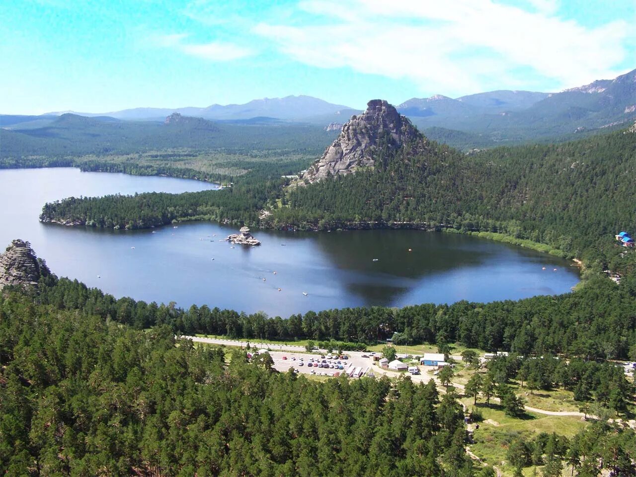 Боровое бурабай кокшетау. Жумбактас боровое. Курорт бурабай боровое в казахстане. Озеро белое казахстан. Боровое, казахстан, посёлок бурабай.