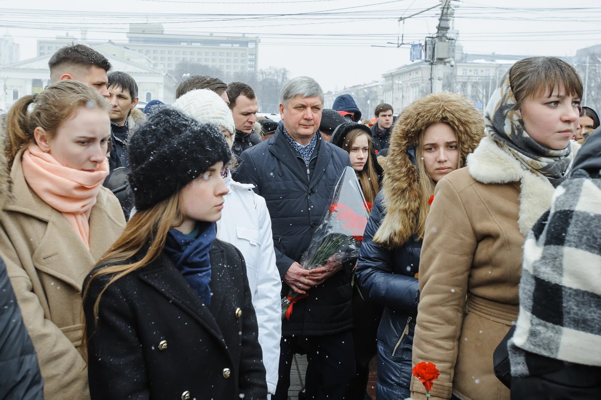 Купить в кемерово сегодня. Кемерово люди. Жители Кемерово. Кемерово население людей. Зимняя вишня протест.