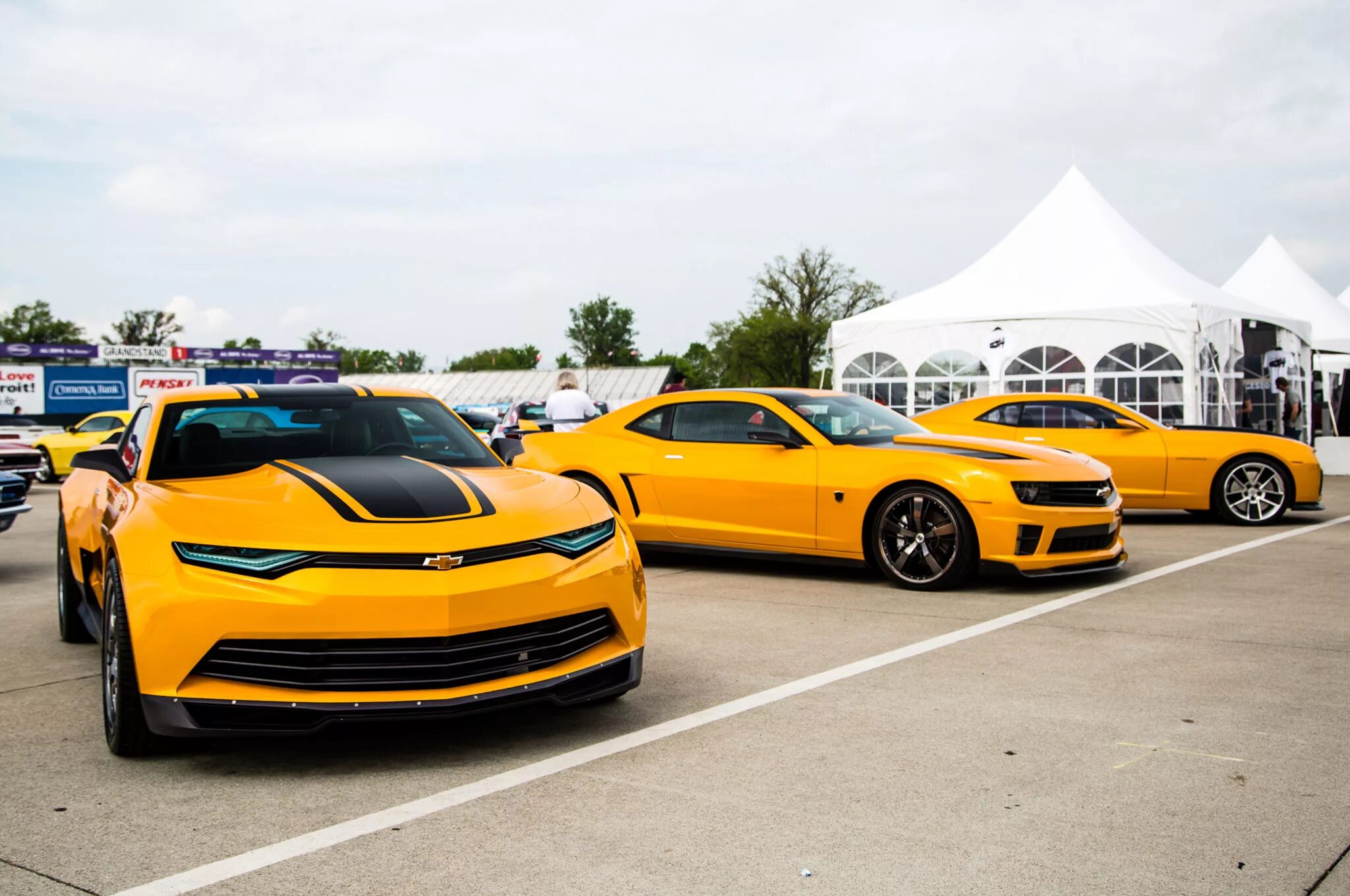 Шевроле Камаро 2022 Бамблби. Шевроле Камаро 2018 Бамблби. Chevrolet Camaro Бамблби 2018. Шевроле Камаро 2017 Бамблби. Видишь желтую машину