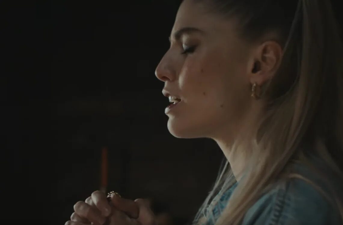 How does it feel to be. Лондон граммар. London Grammar how does it feel. Ханна Рид London Grammar. London Grammar - how does it feel обложка.
