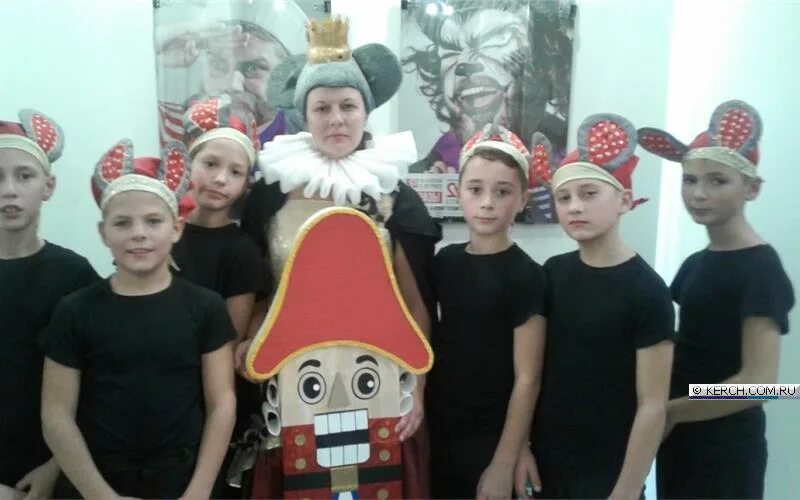 керченский учебно-воспитательный комплекс-интернат-лицей искусств. керченские дети. фото детского дома. детский дом. керченские дети.