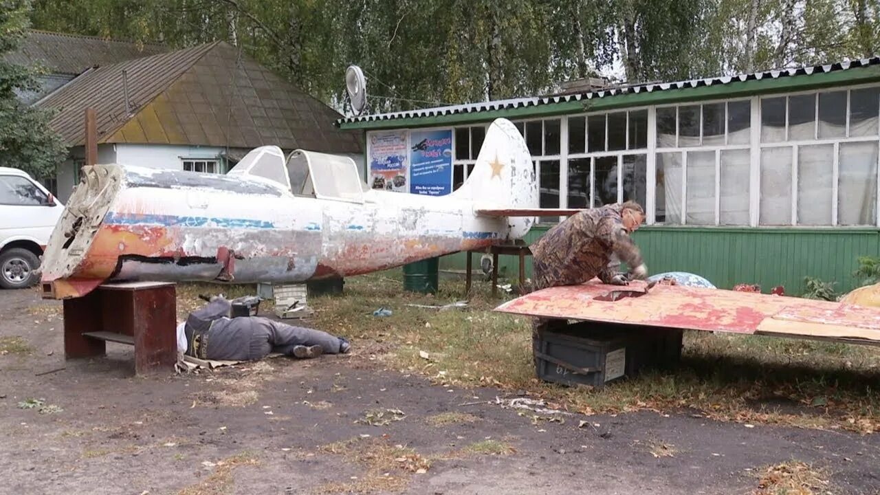 Тамбов авиация. Ржакса тамбовская область. Памятник самолет тамбов. Тамбовская область самолет. Упал самолет в кирсановском районе 1979.
