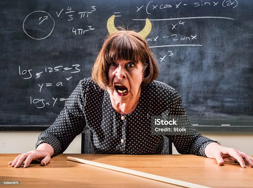 Самый ужасный учитель. Самый ужасный учитель в мире. Страшная училка. Злая училка. Самый ужасный учитель.