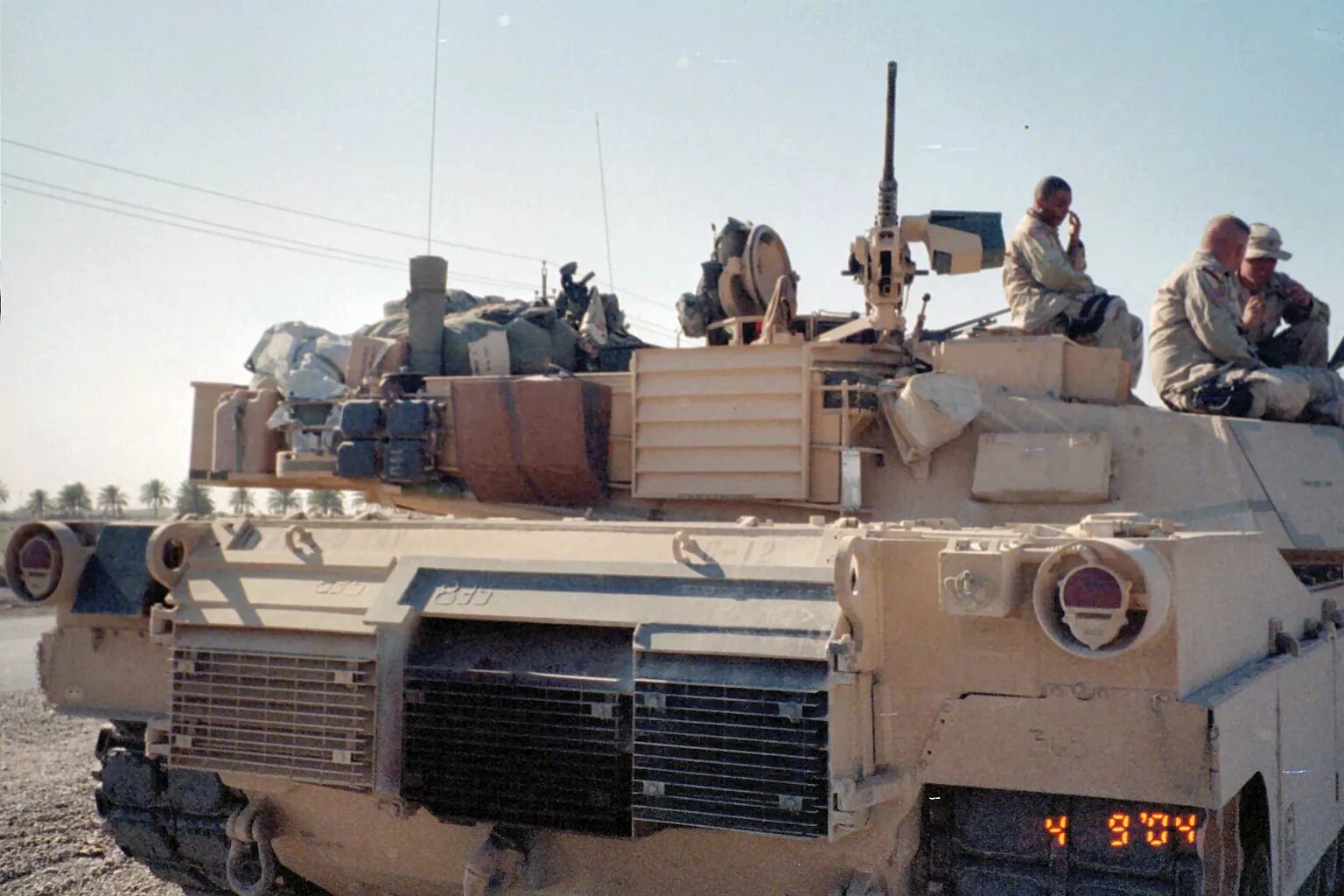 Сколько дали за абрамс. Танк m1a1 Abrams. М1а1 Abrams "Iraq 2003". Абрамс м1а2. Танк Абрамс м1а3.
