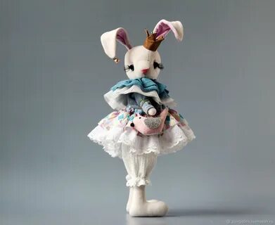 Нарядные игрушки