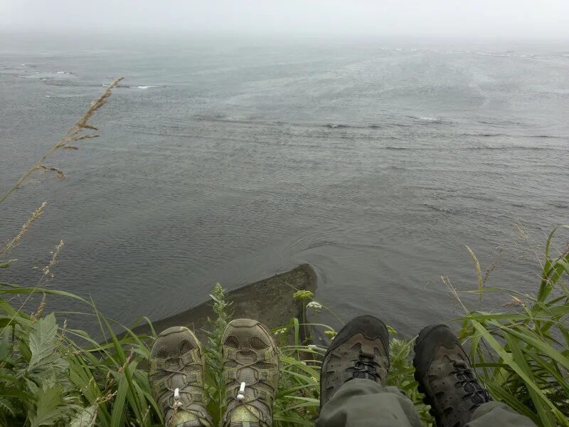 бросаю камешки с крутого бережка далекого. а я бросаю камешки с крутого бережка. пролив лаперуза отделяет. ералаш пролив лаперуза. бросаю камешки с крутого бережка далекого.