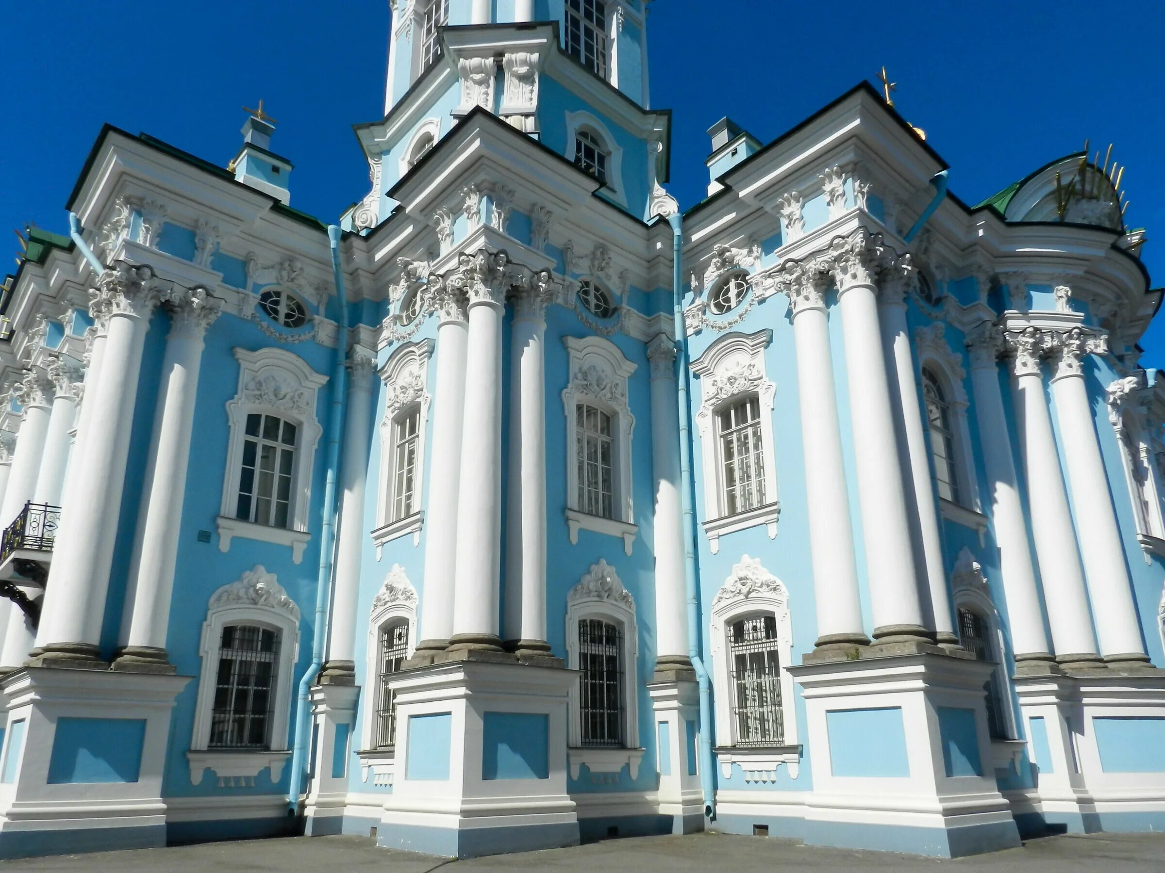 Здания барокко в санкт петербурге. Никольский морской собор стиль барокко. архитектурный стиль елизаветинское барокко. елизаветинское барокко здания. елизаветинское барокко в петербурге.