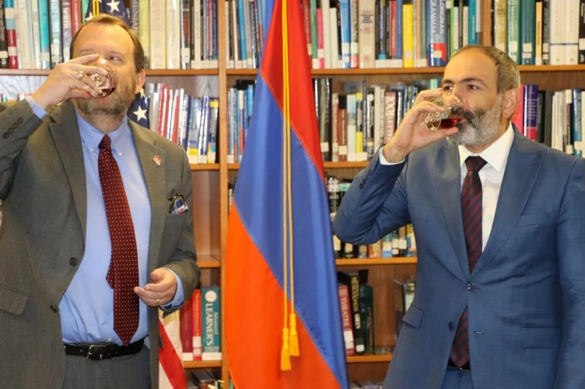 Посольство США В Армении. Генконсульство США В Ереване. Американское представительство в Армении.