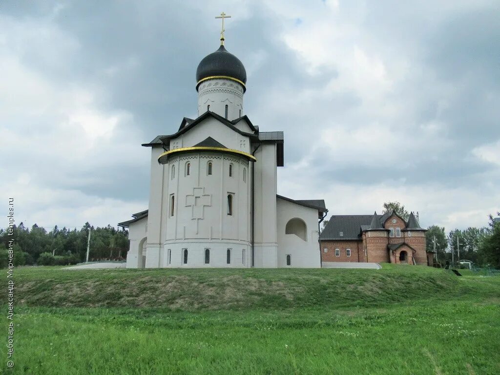 Погода в зеленоградском пушкинского района. Храм Сергия Радонежского Пушкинский район Зеленоградский. Храм Сергия Радонежского в Зеленограде. Церковь в поселке Зеленоградский Пушкинский. Храм Спаса Нерукотворного в Майково.