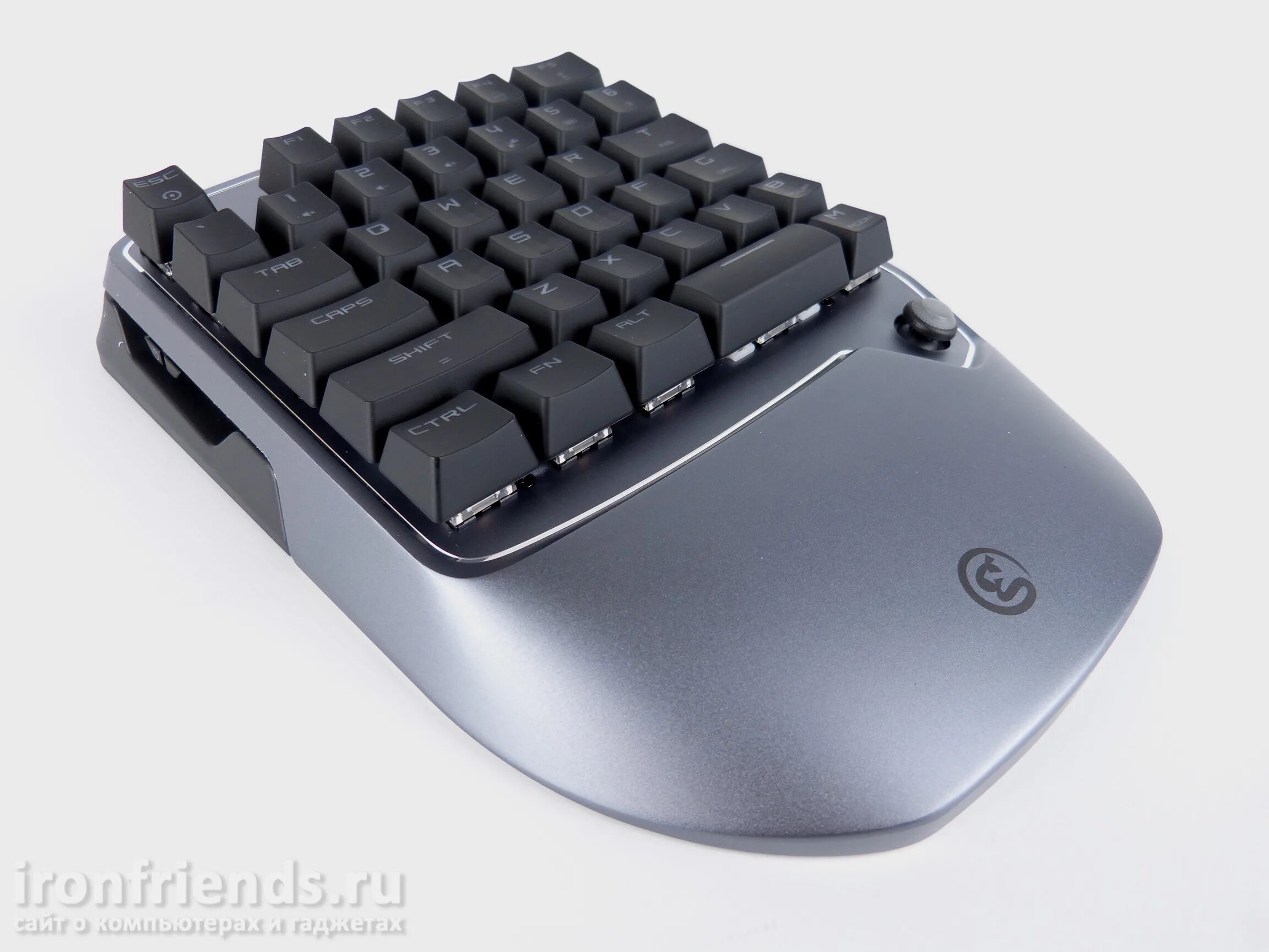 B2 цена. GAMESIR vx2. Кейпад и мышь GAMESIR VX. Кейпад Delux t9. Кейпад Cooler Master.