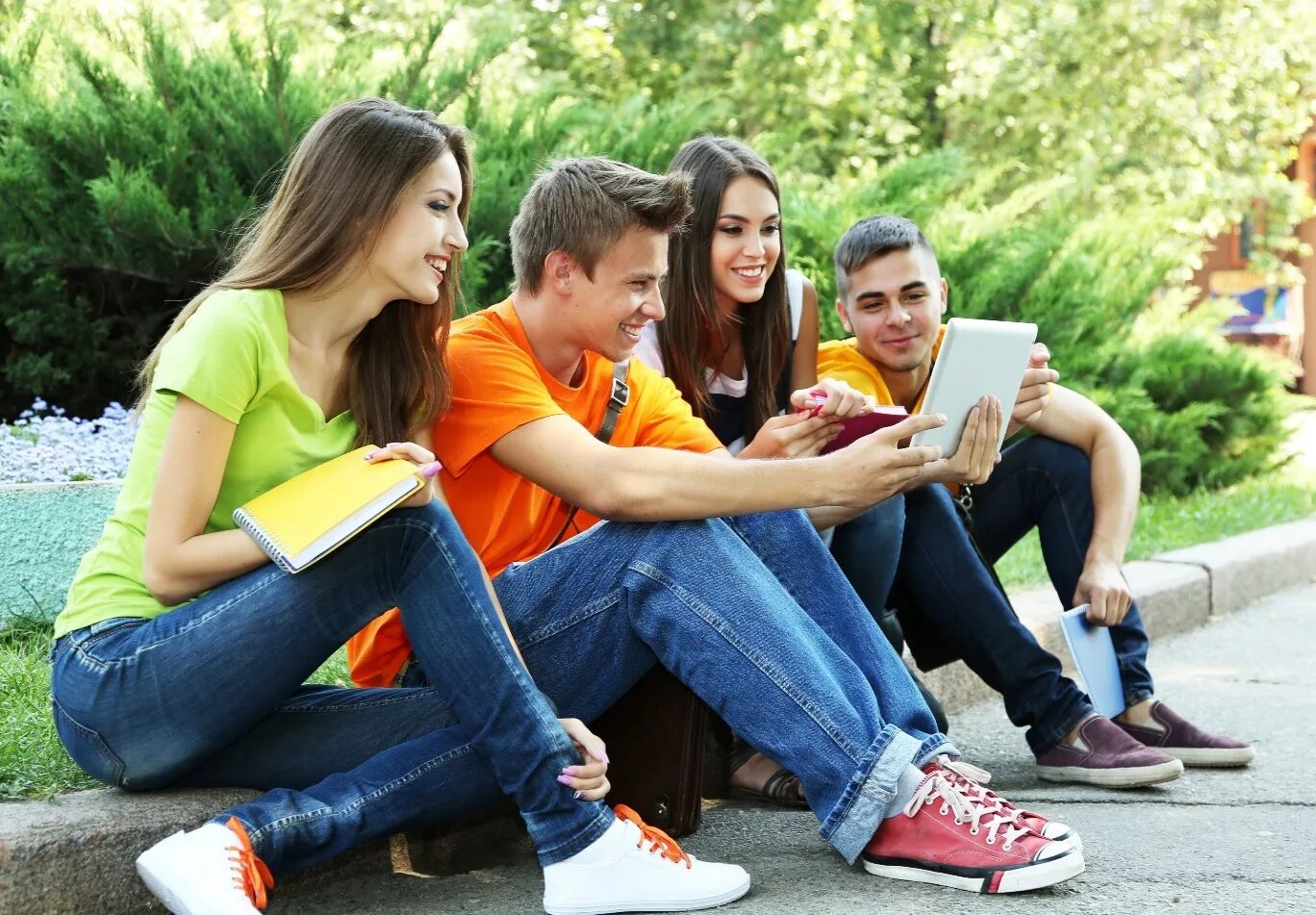Проблема организации подростков. Проблемная молодежь. Образ жизни современного подростка. Молодежь в современном обществе. Жизнь современного подростка.