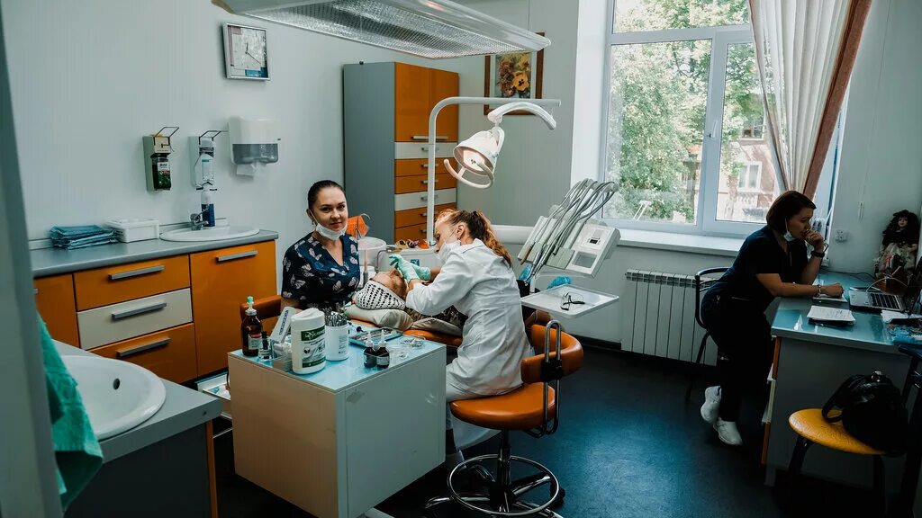 Телефон стоматологии дента люкс. Дента люкс ревда. горького 62 ревда. стоматологический центр дента люкс.