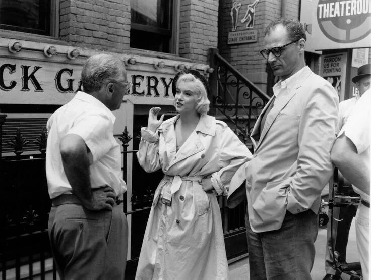 Movie monroe. Мэрилин монро 1941. Мэрилин монро молодая. Мэрилин монро неприкаянные. Мэрилин монро душечка.