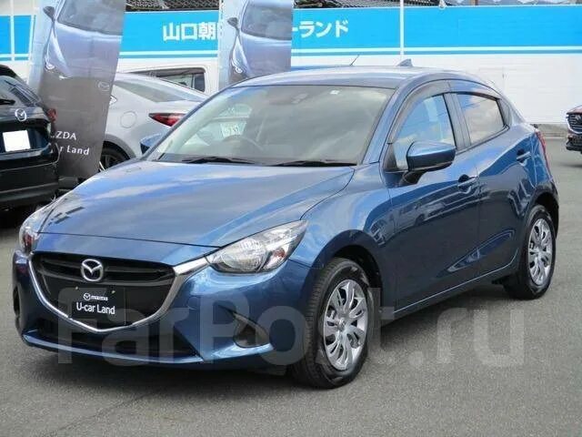 Куплю владивостока mazda. Mazda Demio 2017. Мазда Демио 2017. Мазда Демио синяя 2017. Мазда Демио 2017 Gray.