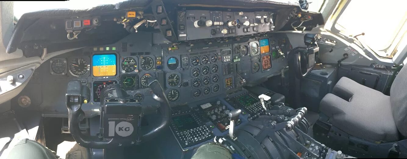 Где мд. MD 11 Cockpit. MD-10 Cockpit. MD 10 кабина. MD 11 кабина.