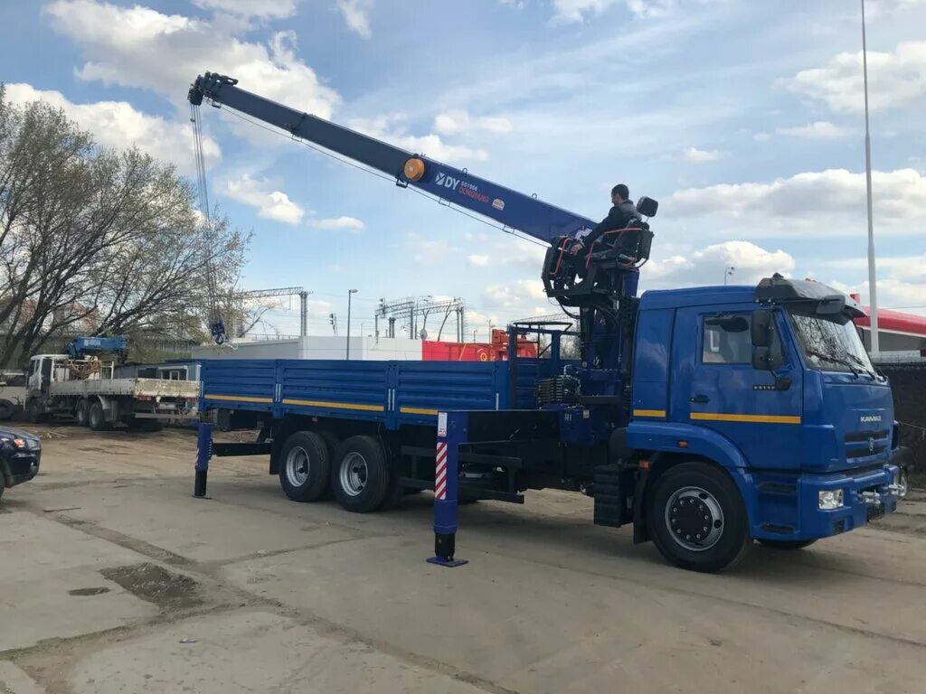 манипулятор 14 тонн. манипуляторы московский. рено премиум с манипулятором. кму фасси 155. Fassi 335.