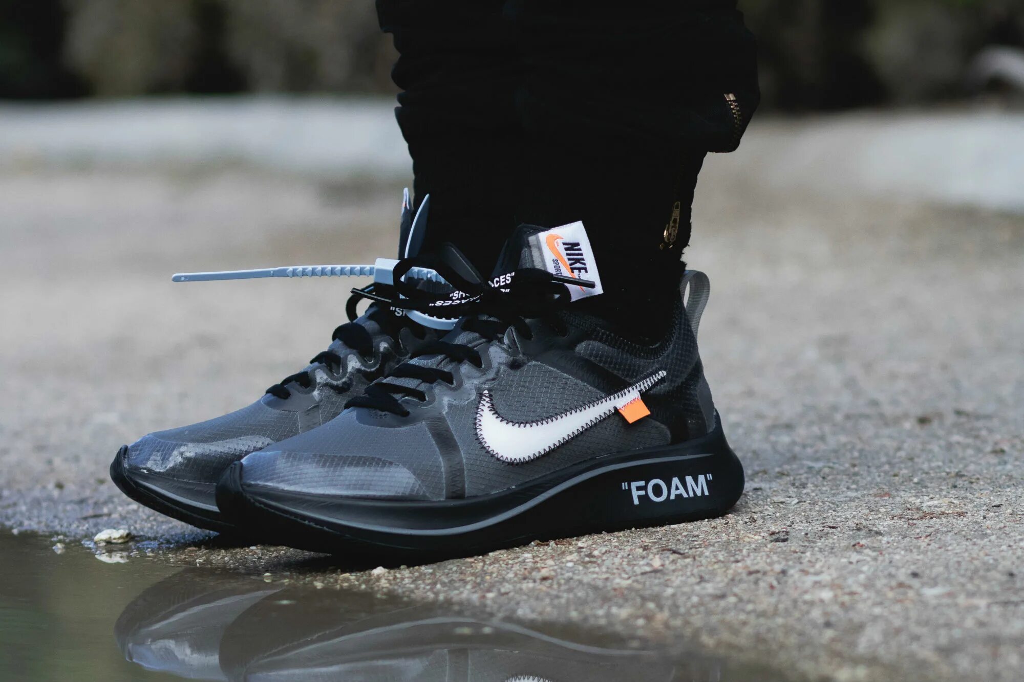 Fly off. Nike off White Zoom. Zoom Fly “off-White Black Silver”. Off-White x Nike Air Zoom tempo. Nike off White Zoom Kiger.
