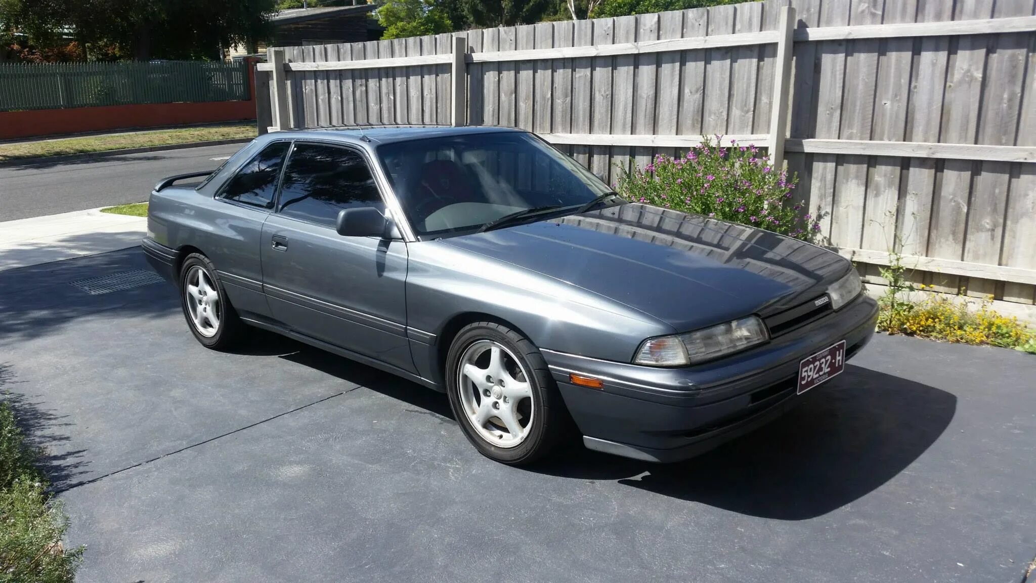 Мазда 1990 года. Mazda mx6 1990. Мазда gt 1990. Mazda v6 1990 седан. Mazda 62 6 1990.