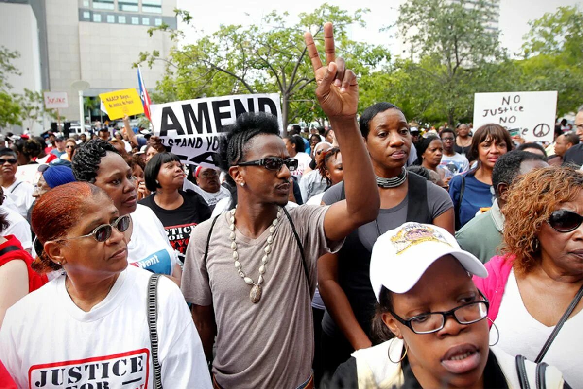 Темнокожее население. Афроамериканцы в США. Афроамериканцы США богатые. Молодежные движения в Америке негры. Знак расизма против чернокожих.