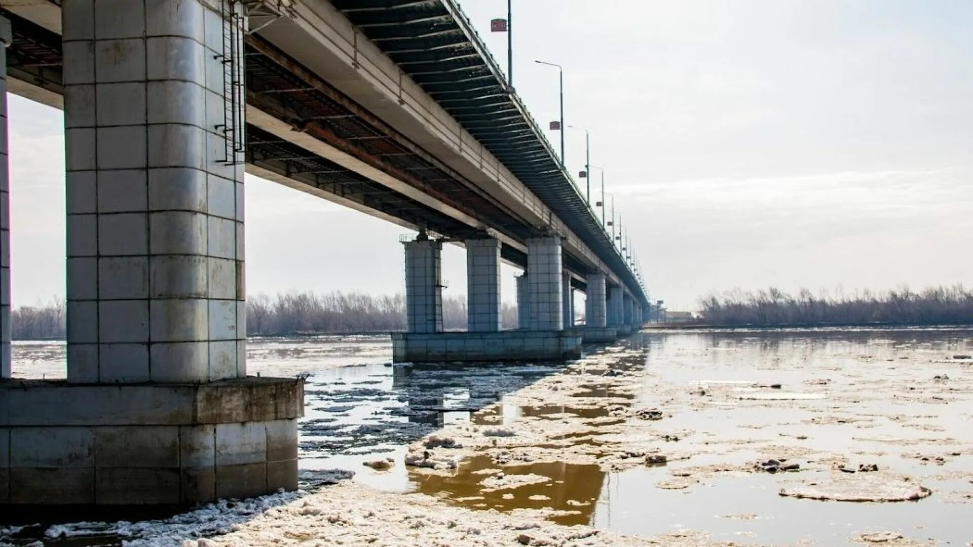 Ледоход в барнауле 2024. Ледоход на Оби 2022 Барнаул. Ледоход Обь. Лёд тронулся на Оби Барнаул. Лед на Оби.