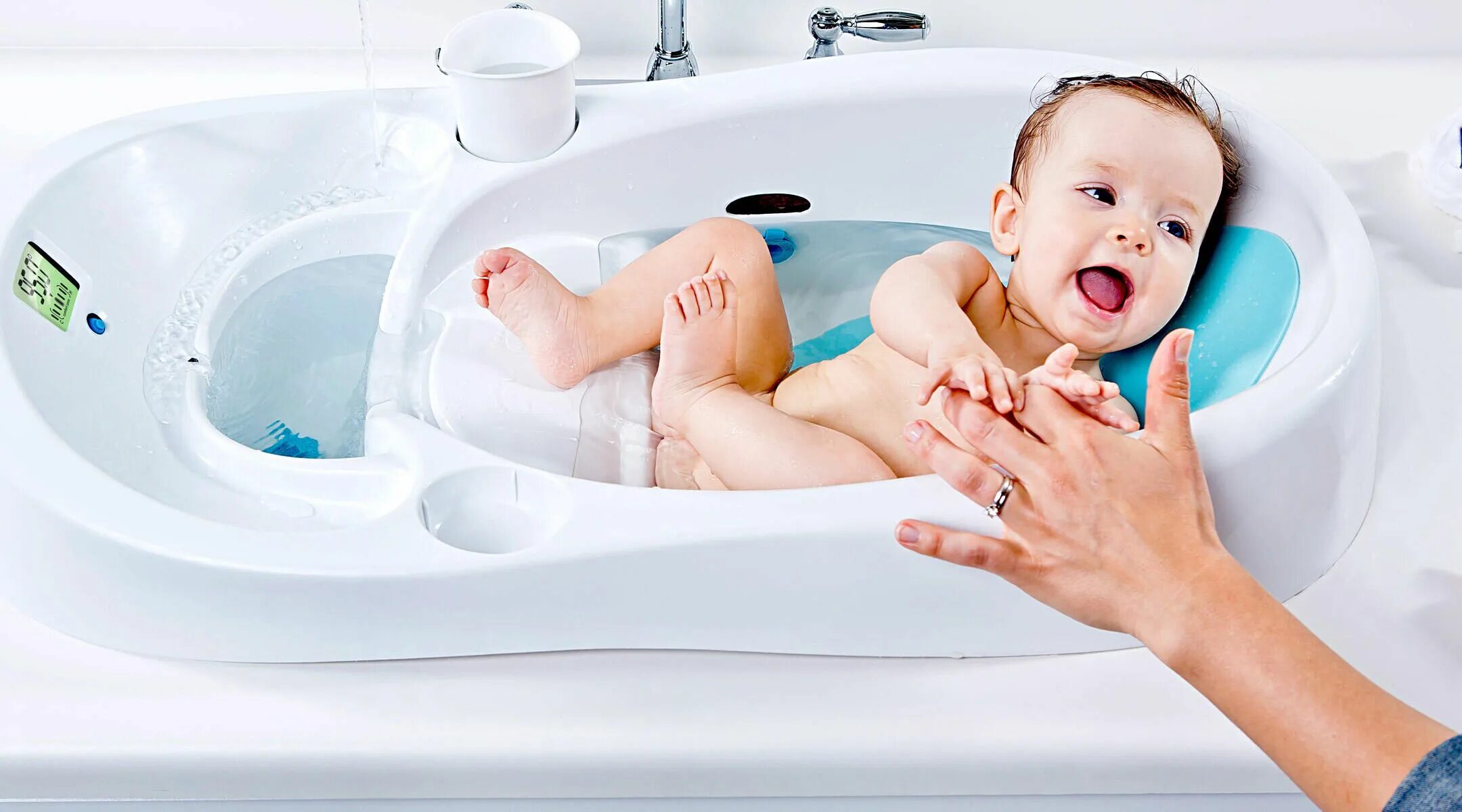 Ванночка для новорожденных вода. 4moms ванночка для купания. Ванна для младенцев для купания. Раковина для купания младенцев. Гигиенические ванны для новорожденных.