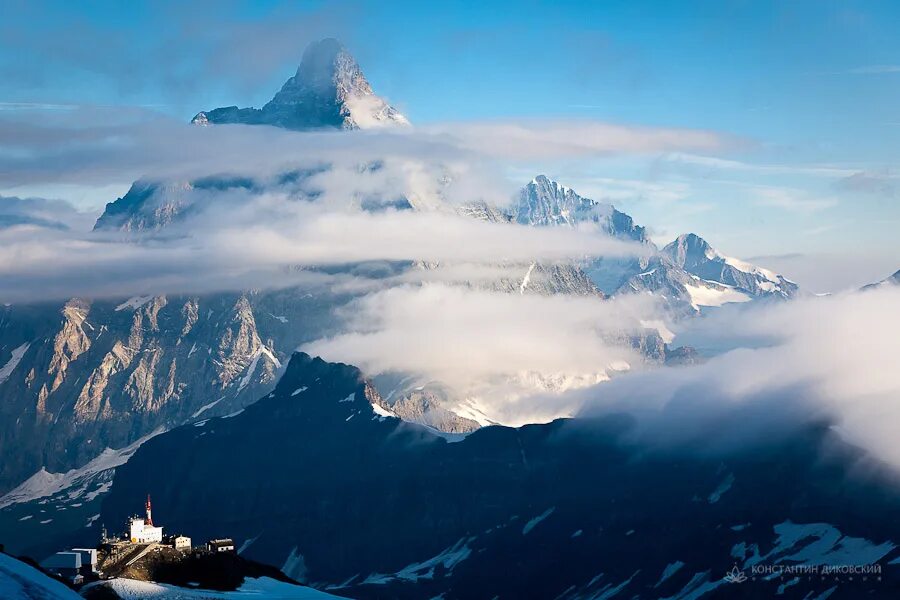 Какая самая высокая точка европы. Гора Монблан высочайшая точка Альп. Швейцарские Альпы Цугшпитце. Гора Монблан высота. Маттерхорн гора Монблан.